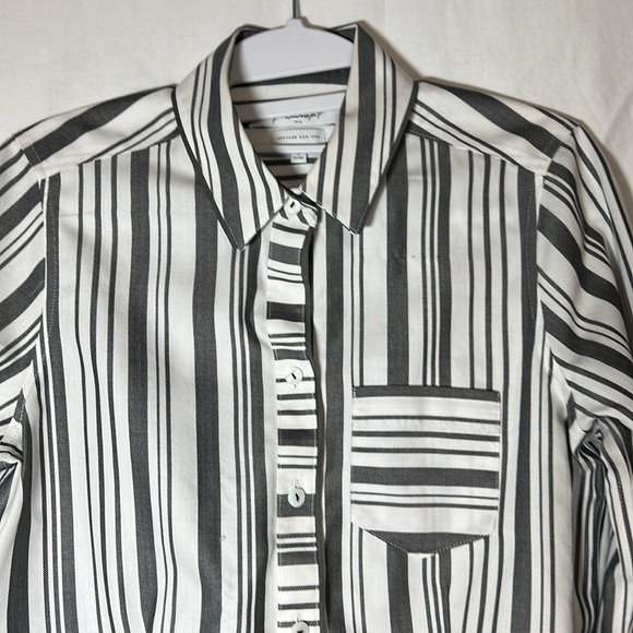 Foxcroft size 2 fitted button down striped shirt - Picture 3 of 9